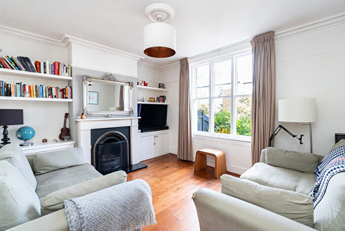 3 Bedroom Semi Detached House For Sale In Howard Road, Dorking, RH4
