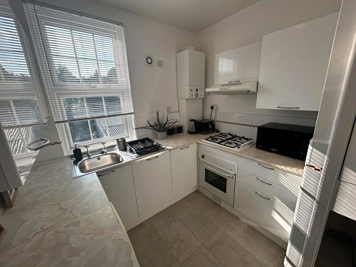 2 Bedroom Flat To Rent In Brighton Road, South Croydon, CR2