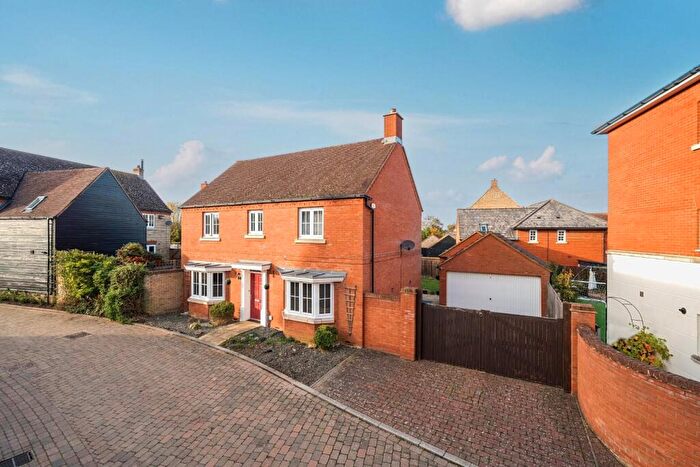 4 Bedroom Detached House For Sale In Pollards Way, Lower Stondon, SG16