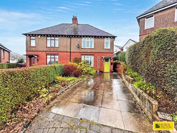 3 Bedroom Semi-Detached House For Sale In The Walks, Leek, ST13