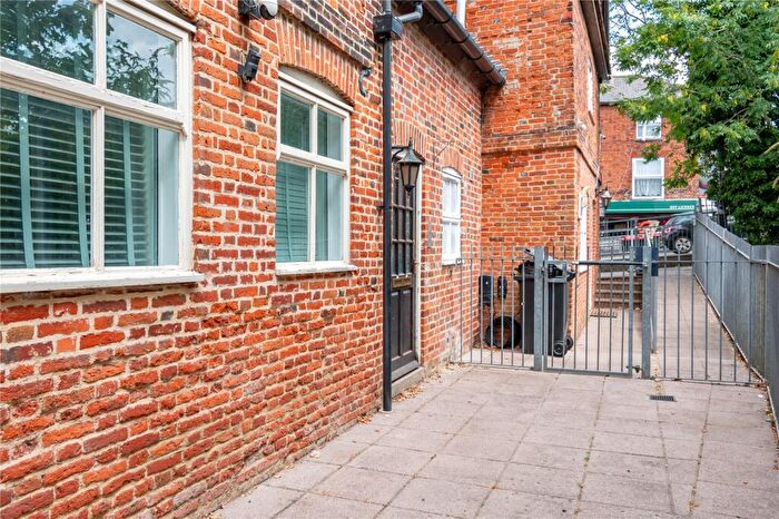 1 Bedroom Apartment For Sale In Bartholomew Street, Newbury, Berkshire, RG14