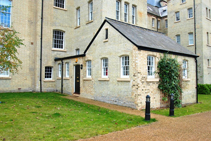 1 Bedroom Maisonette To Rent In Fairfield Hall, Kingsley Avenue, Fairfield, SG5