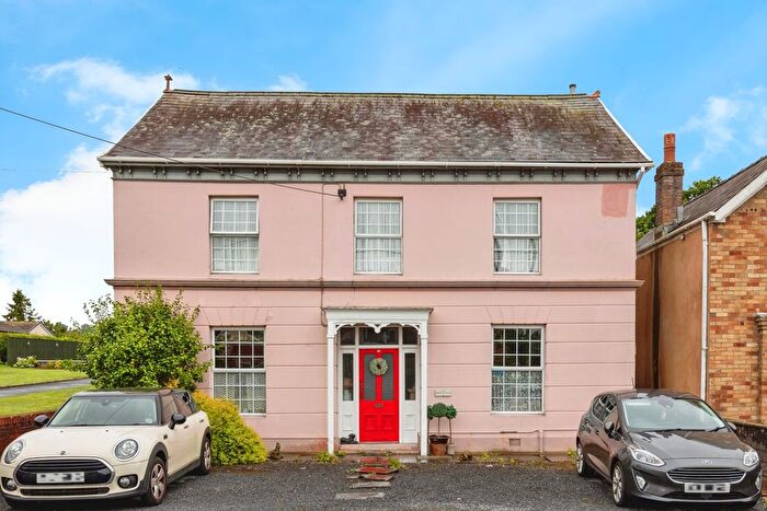 3 Bedroom Detached House For Sale In Abergwili Road, Carmarthen, Carmarthenshire, SA31