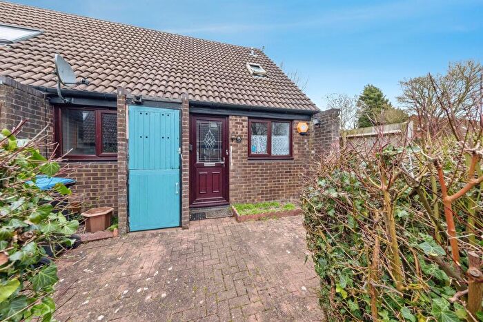 2 Bedroom Semi-Detached Bungalow For Sale In Arncliffe Drive, Heelands, Milton Keynes, MK13