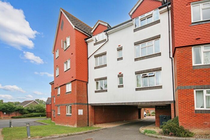 2 Bedroom Apartment For Sale In Tower Close, East Grinstead, West Sussex, RH19