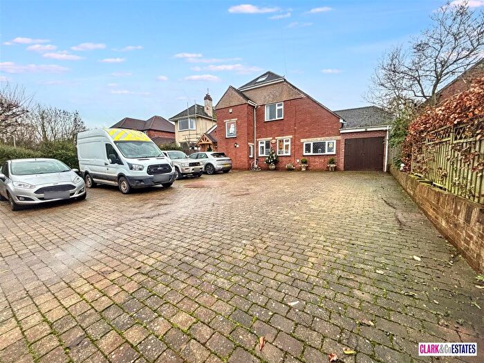 4 Bedroom Detached House To Rent In Hill Barton Road, Exeter, EX1