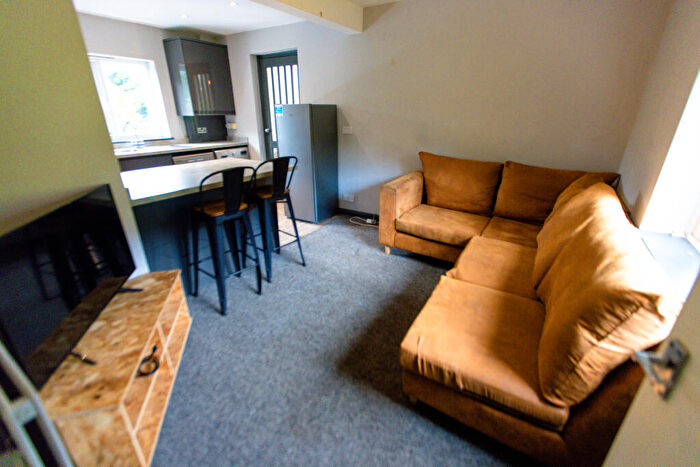 1 Bedroom Semi-Detached House To Rent In Southall Avenue, BN2