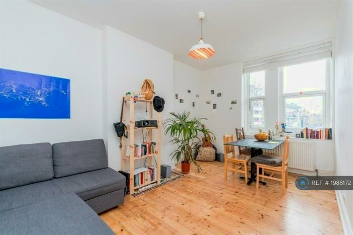 2 Bedroom Flat To Rent In Upper Clapton Road, London, E5