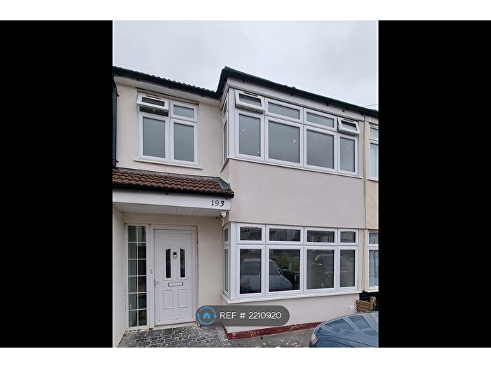 4 Bedroom Terraced House To Rent In Gorseway, Romford, RM7