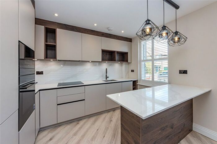 2 Bedroom Flat For Sale In Hale Grove Gardens, London, NW7