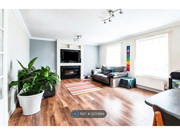 2 Bedroom Flat To Rent In Bournemouth, Bournemouth, BH8