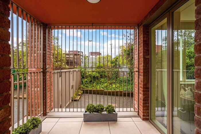 2 Bedroom Flat For Sale In Liddell Road, West Hampstead, NW6