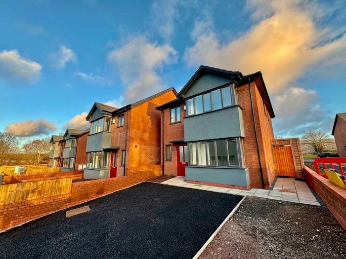 4 Bedroom House To Rent In Lower City Road, Tividale, Oldbury, B69
