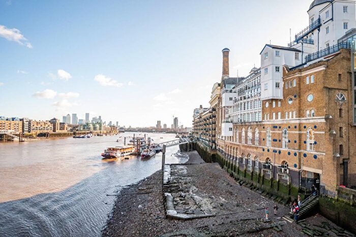 3 Bedroom Flat To Rent In Shad Thames, Shad Thames, London, SE1
