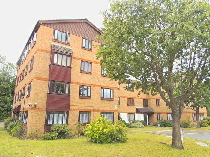 2 Bedroom Flat To Rent In Burnham Gardens, Addiscombe, Croydon, CR0