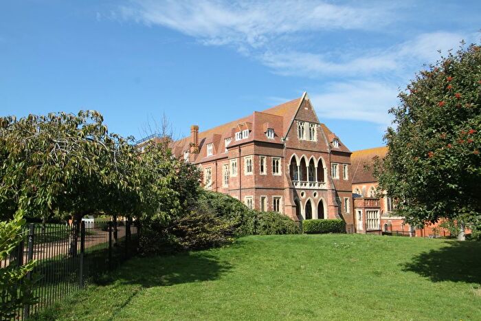 3 Bedroom Flat For Sale In King Edwards Parade, Eastbourne, BN20