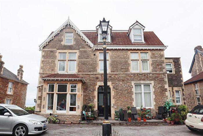 2 Bedroom Apartment To Rent In The Avenue, Clevedon, BS21