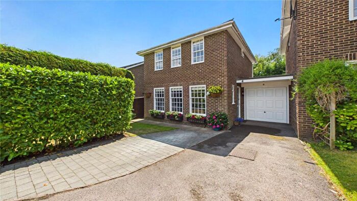 4 Bedroom Detached House For Sale In Atfield Grove, Windlesham, Surrey, GU20