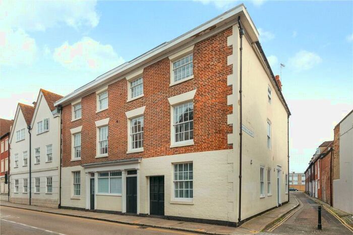 2 Bedroom Apartment To Rent In High Street St. Gregorys, Canterbury, Kent, CT1