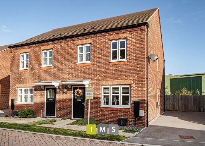 3 Bedroom Semi Detached House For Sale In Lally Drive, Upper Heyford, OX25