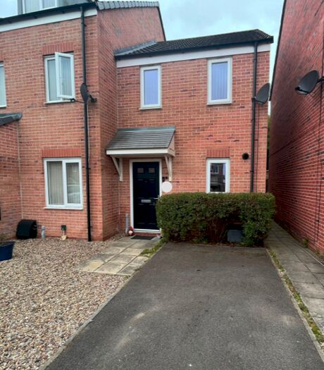 2 Bedroom End Of Terrace House To Rent In Broomfield Gate, Slough, SL2