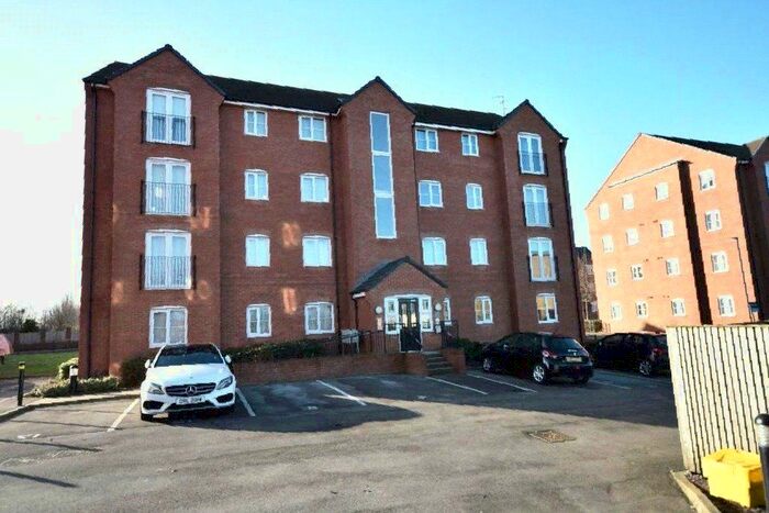2 Bedroom Flat To Rent In Chapman Road, Thornbury, Bradford, West Yorkshire, Uk, BD3