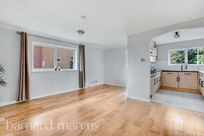 3 Bedroom Apartment To Rent In Marchmont Road, Wallington, SM6