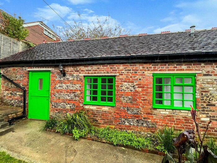 1 Bedroom Bungalow To Rent In East Street, Blandford Forum, Dorset, DT11