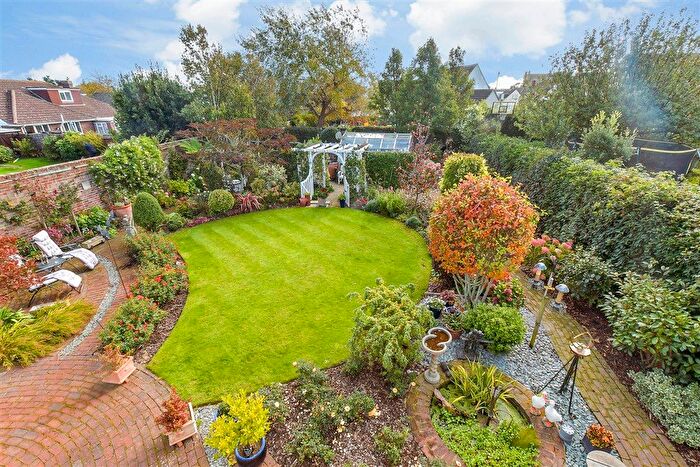 4 Bedroom Detached House For Sale In Bacon Lane, Hayling Island, Hampshire, PO11