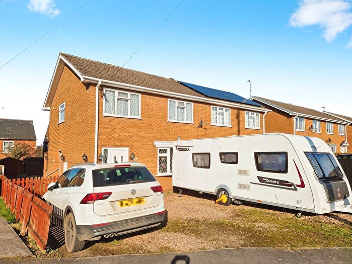 3 Bedroom Semi-Detached House For Sale In Reapers Rise, Epworth, Doncaster, DN9