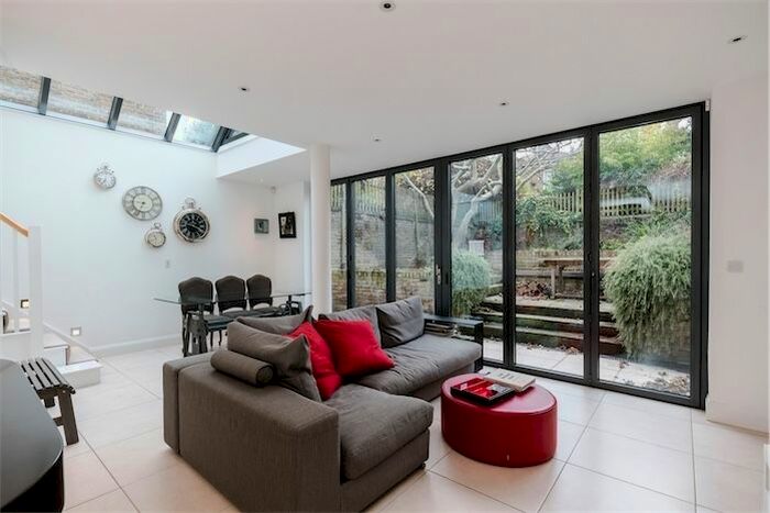 2 Bedroom Maisonette To Rent In St. Helens Gardens, London, W10