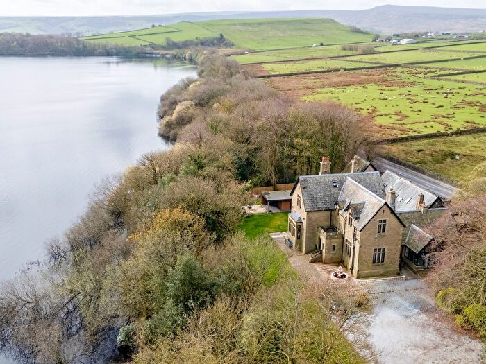 5 Bedroom Property For Sale In Blackmoorfoot, Linthwaite, Huddersfield, HD7