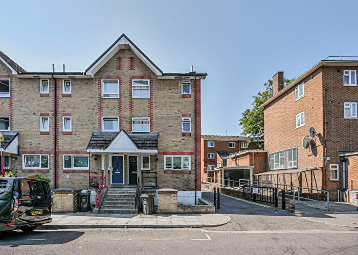 4 Bedroom Flat For Sale In Howard Road, Newington Green, , Newington Green, London, N16