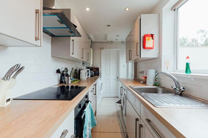 4 Bedroom Terraced House To Rent In Bed // Affordable Student House // July, LN1