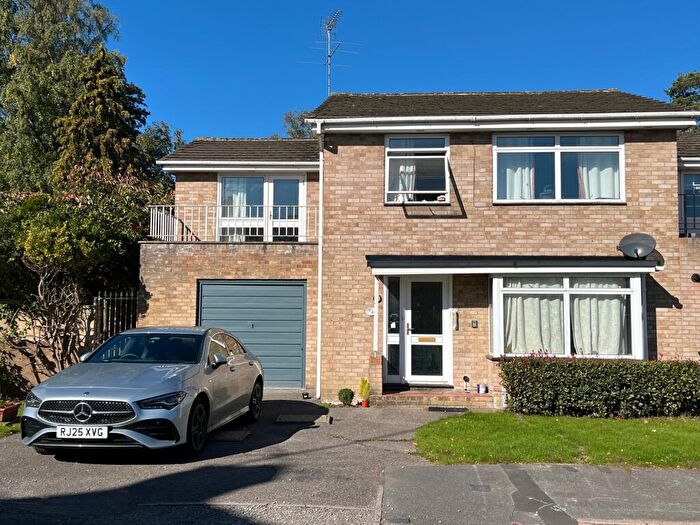 4 Bedroom House For Sale In Gainsborough Drive, Ascot, Berkshire, SL5