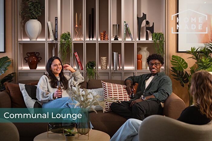 3 Bedroom Flat To Rent In The Goodsyard, B18