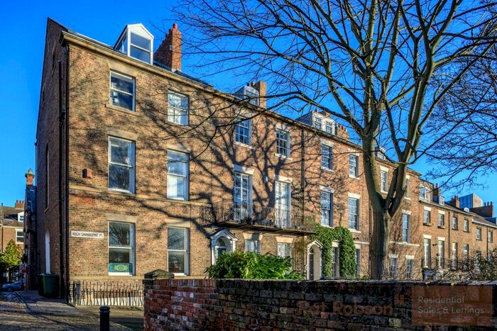 2 Bedroom Flat To Rent In High Swinburne Place, Summerhill Square, Newcastle Upon Tyne, NE4