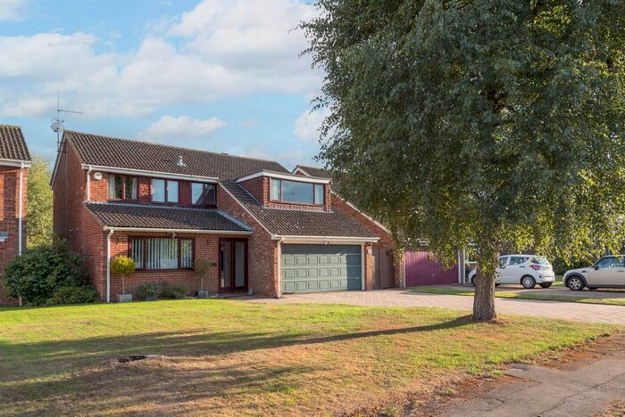 4 Bedroom Detached House For Sale In Walducks Close, Stewkley, Leighton Buzzard, LU7