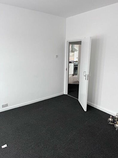 3 Bedroom Flat To Rent In Castleton Road, Ilford, IG3