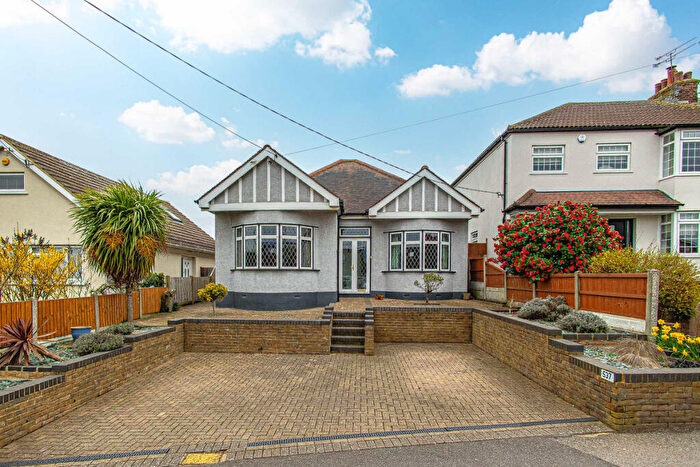 2 Bedroom Detached Bungalow For Sale In Daws Heath, Benfleet, SS7