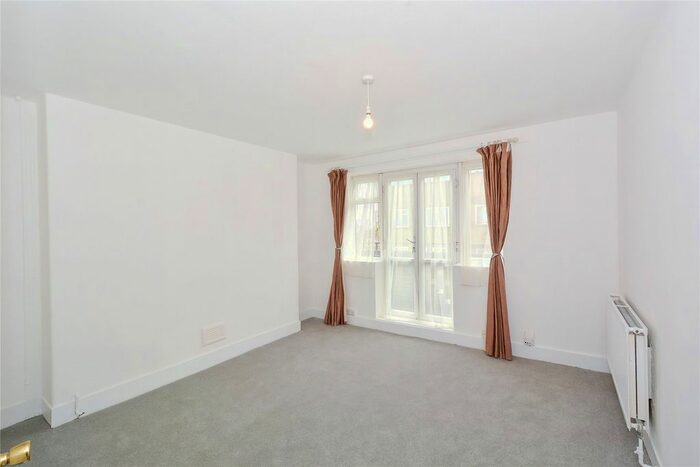 2 Bedroom Flat To Rent In St. Mary's Path, Canonbury, N1
