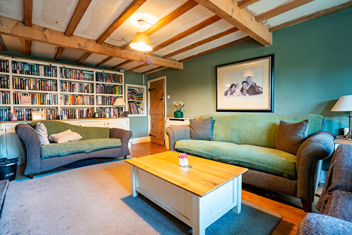 4 Bedroom Cottage For Sale In High Green, Lepton, Huddersfield, HD8