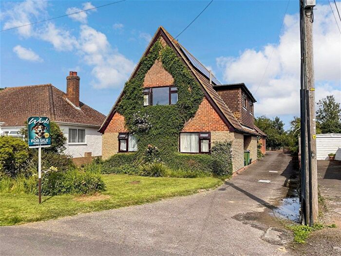 4 Bedroom Detached House For Sale In Lower Sands, Dymchurch, Romney Marsh, Kent, TN29