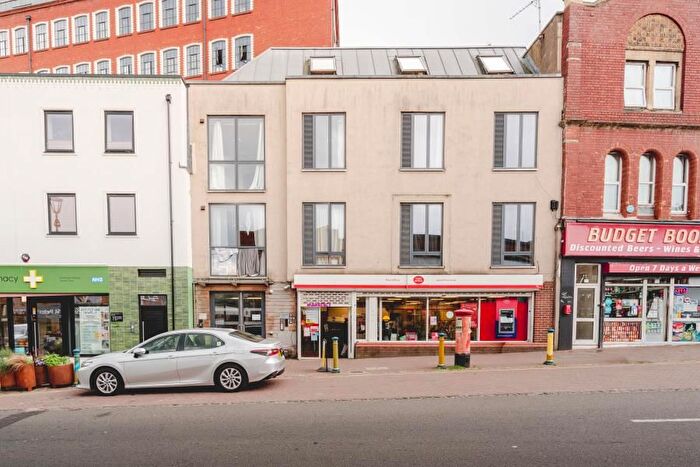 1 Bedroom Flat To Rent In East Street, Bedminster, Bristol, BS3