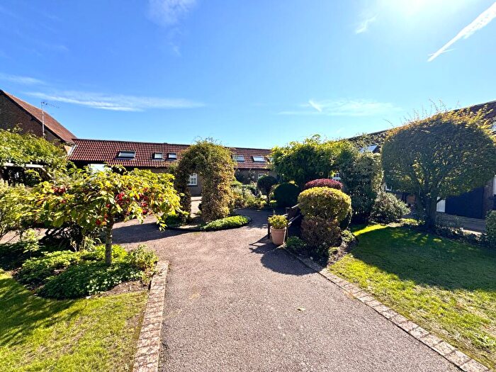 2 Bedroom Character Property To Rent In Howell Hill Close, Mentmore, Leighton Buzzard, LU7