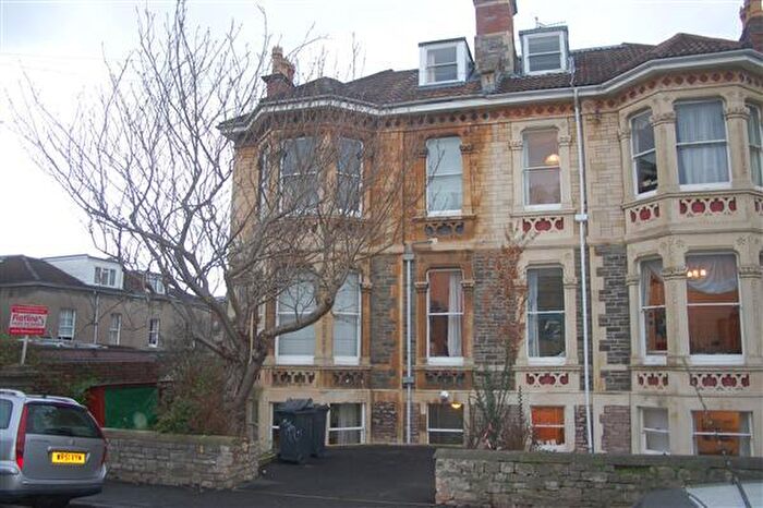 10 Bedroom End Of Terrace House To Rent In Ravenswood Road, BS6