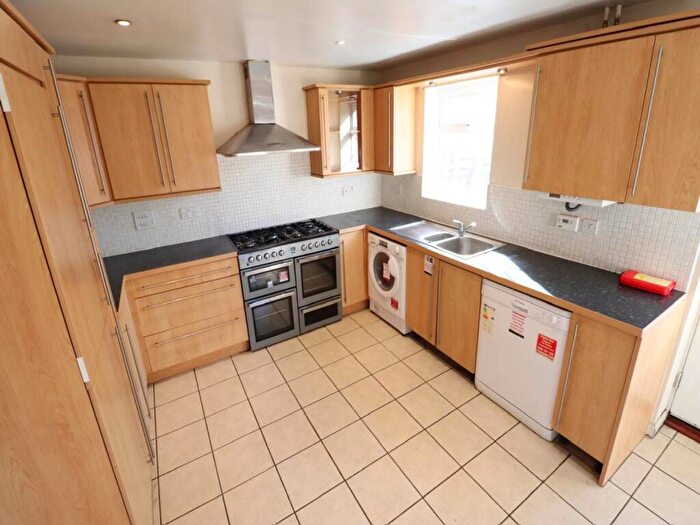 5 Bedroom House To Rent In Errington Close, Hatfield, Hertfordshire, AL10
