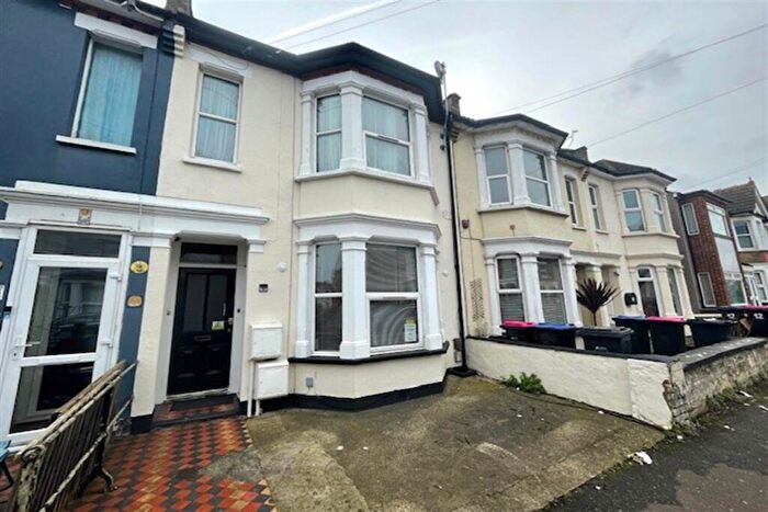 2 Bedroom Flat To Rent In Southend On Sea, SS1