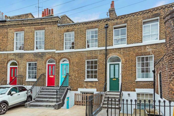 3 Bedroom House To Rent In Keystone Crescent, London, N1