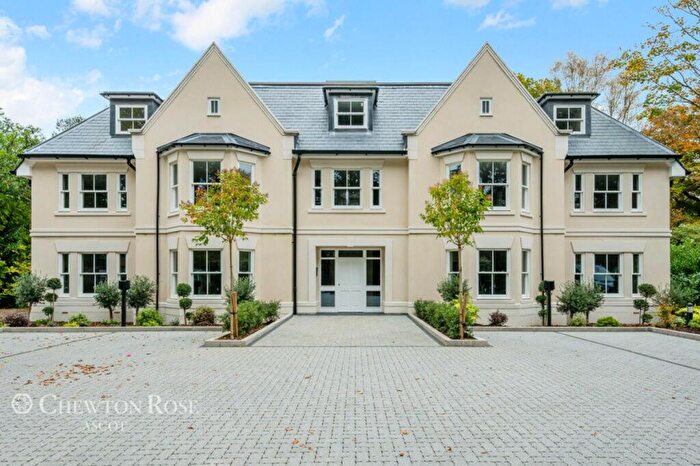 2 Bedroom Property To Rent In Flat Orchard House, Priory Road, SL5